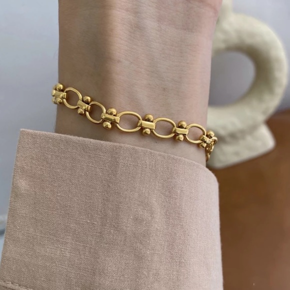Waterproof gold plated detailed chain bracelet - Picture 5 of 5